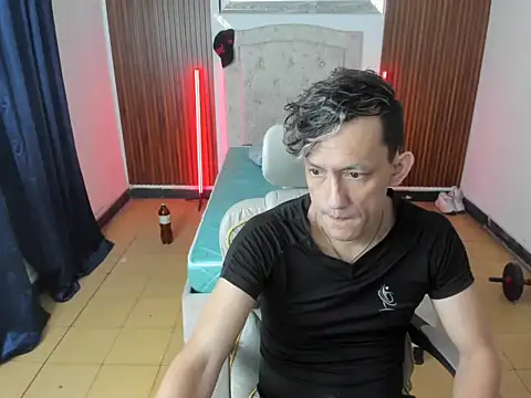 Snapshot of juan_and_luke chatting on April 13, 2026, 12:09 pm juan and luke online show from April 13, 2026, 12:09 pm