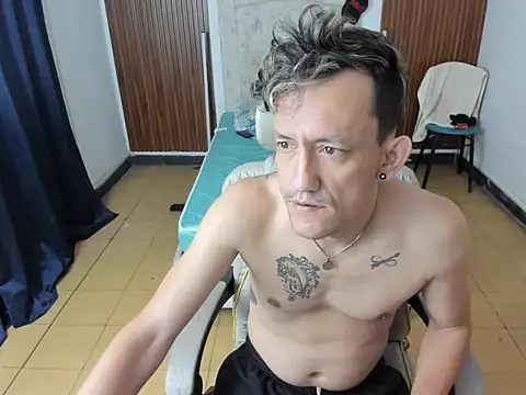 Snapshot of juan_and_luke chatting on April 10, 2026, 11:28 am juan and luke online show from April 10, 2026, 11:28 am