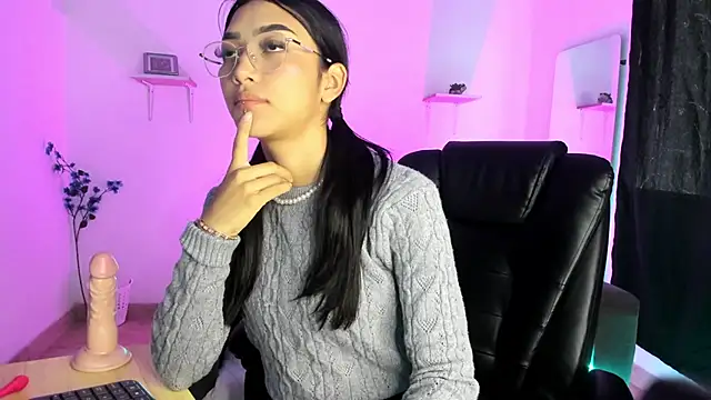 Snapshot of jaulyn_18 chatting on March 20, 2026, 12:06 pm jaulyn 18 online show from March 20, 2026, 12:06 pm