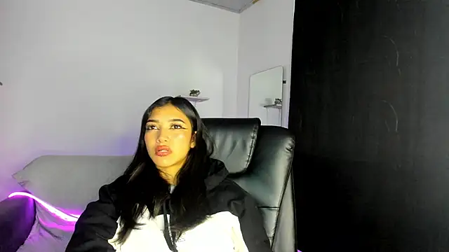 Snapshot of jaulyn_18 chatting on March 15, 2026, 11:06 am jaulyn 18 online show from March 15, 2026, 11:06 am