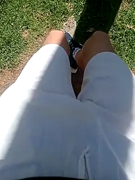 Snapshot of Damiianm chatting on February 27, 2026, 3:45 pm Damiianm online show from February 27, 2026, 3:45 pm