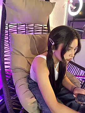 Mady Pink online show from March 4, 2026, 3:25 am