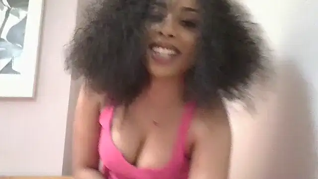 DivinnaMae online show from February 20, 2026, 4:09 pm