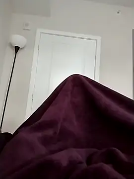 Snapshot of makeherfeelg chatting on May 5, 2026, 4:10 pm makeherfeelg online show from May 5, 2026, 4:10 pm