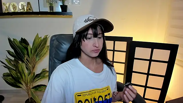 Snapshot of Antonella_Moretti_ chatting on June 17, 2026, 3:28 am Antonella Moretti online show from June 17, 2026, 3:28 am