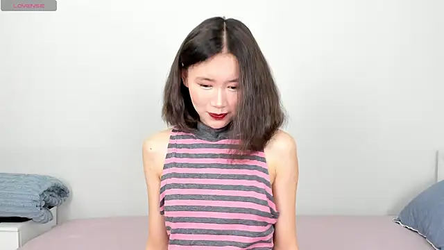 Kiraeko online show from May 15, 2026, 12:52 am