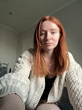 Snapshot of HoneyBunny18 chatting on February 28, 2026, 2:06 pm HoneyBunny18 online show from February 28, 2026, 2:06 pm