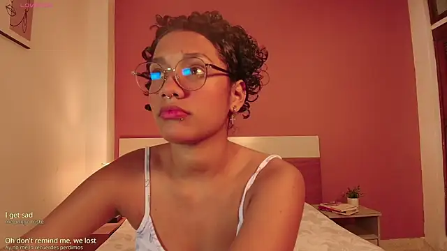 Snapshot of Meganlux1 chatting on July 9, 2026, 7:57 pm Meganlux1 online show from July 9, 2026, 7:57 pm