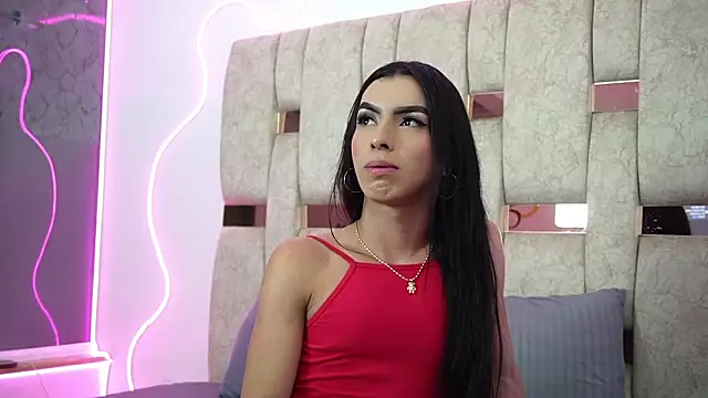 Fernanda thail  online show from March 15, 2026, 8:05 pm