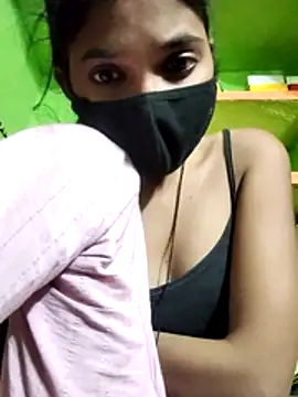 Cute aroshi online show from April 13, 2026, 4:33 pm