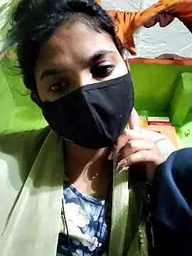 Cute aroshi online show from April 15, 2026, 4:22 pm