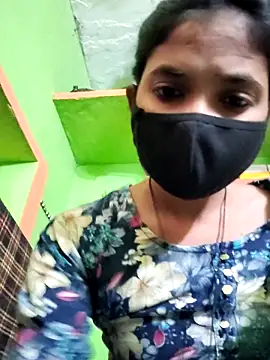 Cute aroshi online show from April 6, 2026, 10:27 am