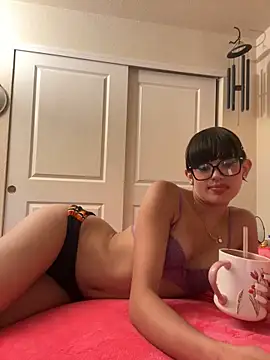 Brunettefantasy4848 online show from May 19, 2026, 4:30 am