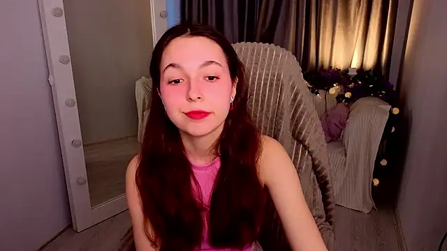 Snapshot of BellaThery chatting on March 27, 2026, 5:05 am BellaThery online show from March 27, 2026, 5:05 am