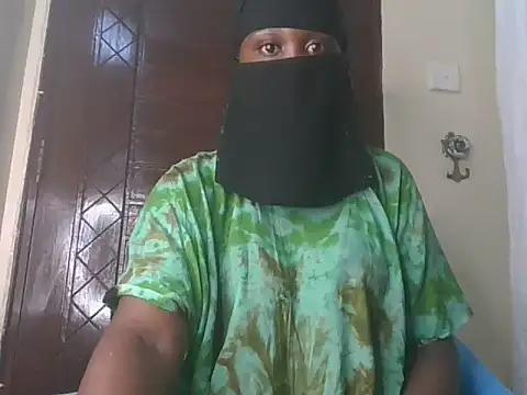 sweetchocolatey-puss online show from February 21, 2026, 7:05 pm