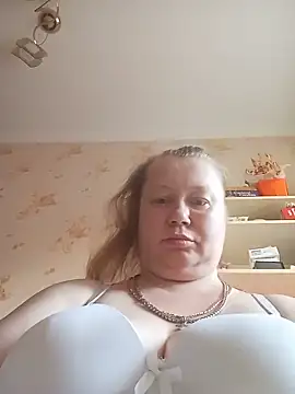 KiraStanton online show from May 26, 2026, 5:11 pm