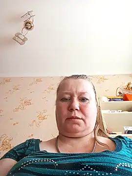 KiraStanton online show from May 3, 2026, 11:47 am