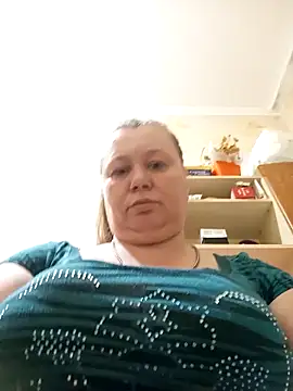KiraStanton online show from May 13, 2026, 9:22 pm