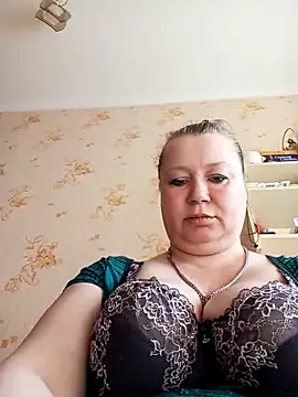 KiraStanton online show from April 28, 2026, 12:42 pm