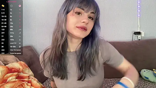 Emmibrilson online show from April 7, 2026, 11:45 am