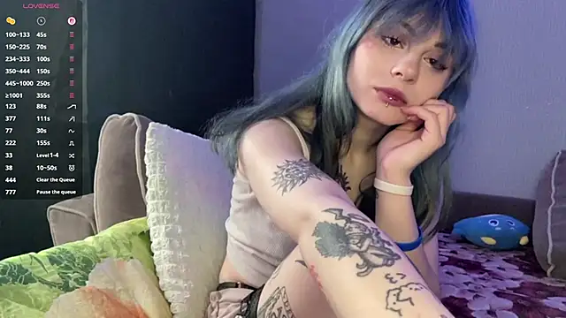 Emmibrilson online show from April 14, 2026, 12:21 pm