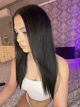 Olivia Noor online show from March 16, 2026, 9:39 pm