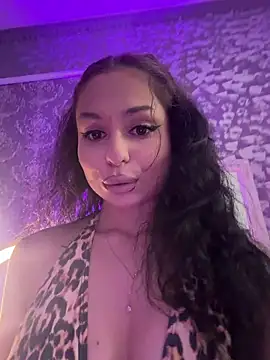 Olivia Noor online show from June 16, 2026, 8:09 pm