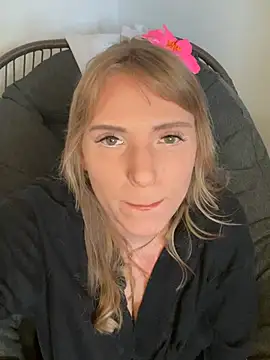 Snapshot of TiffyRose chatting on February 25, 2026, 2:17 pm TiffyRose online show from February 25, 2026, 2:17 pm