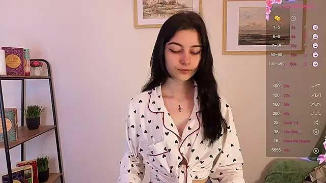 Snapshot of Lilian_Merf chatting on April 17, 2026, 8:06 am Lilian Merf online show from April 17, 2026, 8:06 am