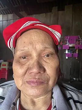 Snapshot of -Petti- chatting on February 21, 2026, 6:37 am -Petti- online show from February 21, 2026, 6:37 am