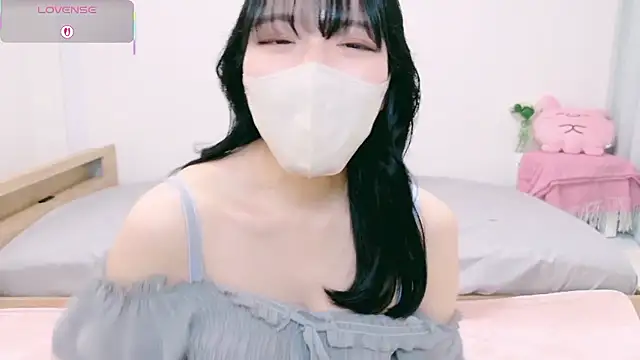 natsuka-chan online show from April 11, 2026, 8:40 am