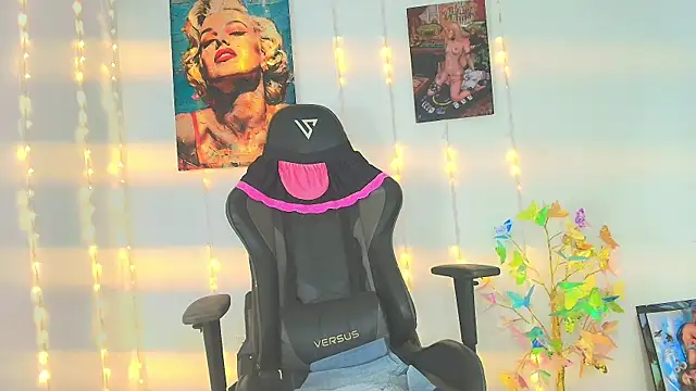 Valeria Douglas online show from February 28, 2026, 2:33 am