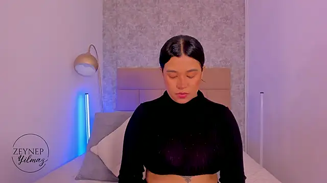 ZeynepYilmaz online show from April 8, 2026, 9:27 pm