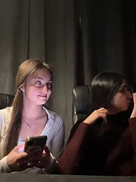 Snapshot of DoublleChocollate chatting on February 23, 2026, 5:57 pm DoublleChocollate online show from February 23, 2026, 5:57 pm