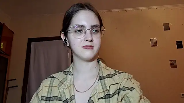 Snapshot of Katelemon chatting on April 17, 2026, 2:09 pm Katelemon online show from April 17, 2026, 2:09 pm
