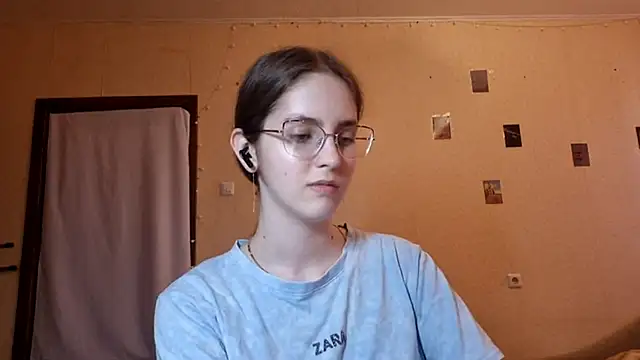 Snapshot of Katelemon chatting on June 10, 2026, 2:51 pm Katelemon online show from June 10, 2026, 2:51 pm