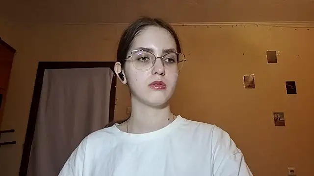 Snapshot of Katelemon chatting on April 26, 2026, 2:14 pm Katelemon online show from April 26, 2026, 2:14 pm