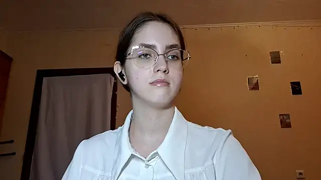 Snapshot of Katelemon chatting on April 27, 2026, 2:37 pm Katelemon online show from April 27, 2026, 2:37 pm