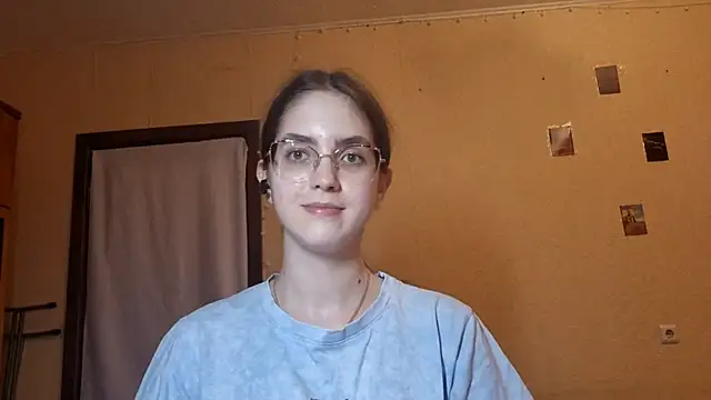 Snapshot of Katelemon chatting on May 27, 2026, 1:29 pm Katelemon online show from May 27, 2026, 1:29 pm