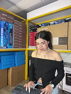 Snapshot of Ambarina_ chatting on June 16, 2026, 11:43 am Ambarina online show from June 16, 2026, 11:43 am