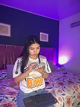 Snapshot of Ambarina_ chatting on June 13, 2026, 11:41 am Ambarina online show from June 13, 2026, 11:41 am