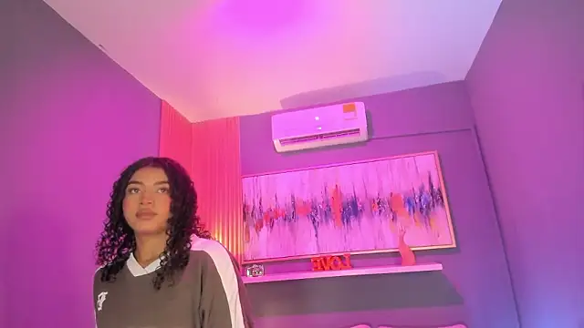 Snapshot of janinne_lu chatting on February 24, 2026, 11:00 am janinne lu online show from February 24, 2026, 11:00 am