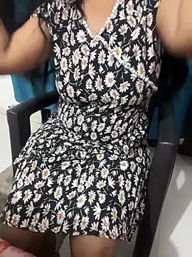 Queenlipx online show from February 22, 2026, 3:24 pm