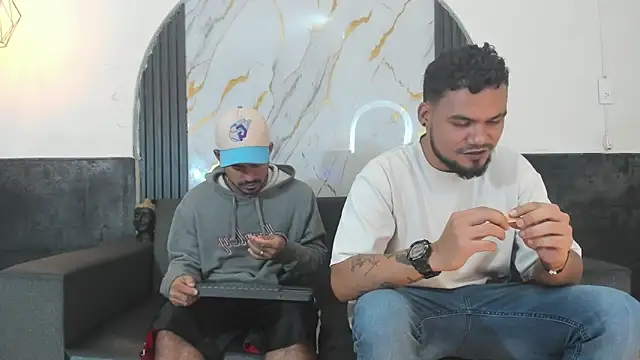 Latins on fire online show from April 15, 2026, 7:58 pm