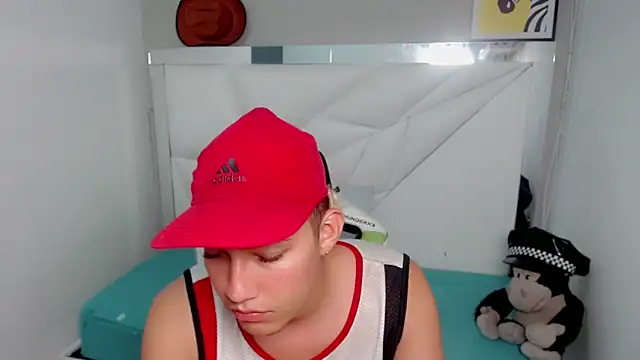 Snapshot of Street_poemm_ chatting on February 24, 2026, 4:13 am Street poemm online show from February 24, 2026, 4:13 am