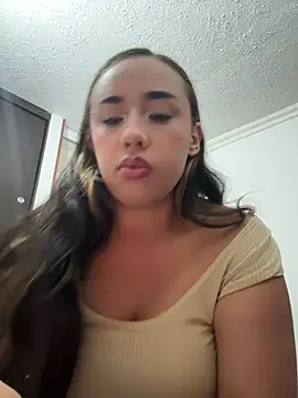 Snapshot of Eyssha chatting on February 24, 2026, 12:44 am Eyssha online show from February 24, 2026, 12:44 am