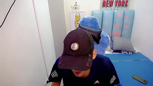 Snapshot of Houston_bby_ chatting on February 22, 2026, 7:37 pm Houston bby online show from February 22, 2026, 7:37 pm