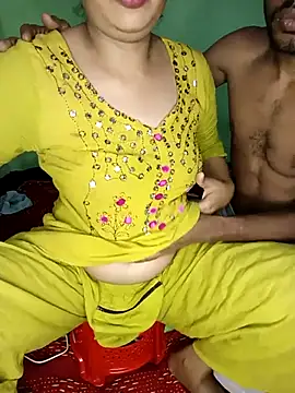 Snapshot of CollegeGrill chatting on February 22, 2026, 10:11 pm CollegeGrill online show from February 22, 2026, 10:11 pm