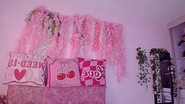 Snapshot of Ana__grace chatting on July 5, 2026, 12:12 pm Ana grace online show from July 5, 2026, 12:12 pm