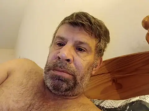 stud2512 online show from April 28, 2026, 6:40 am
